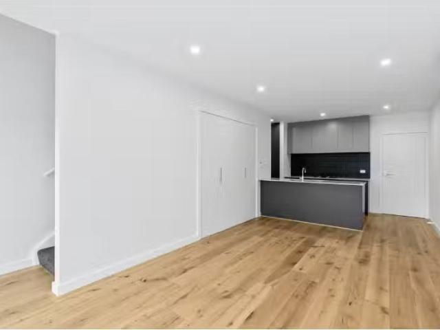 Cozy 36/60 Kingsland Parade, Casey Townhouse for rent Listed.