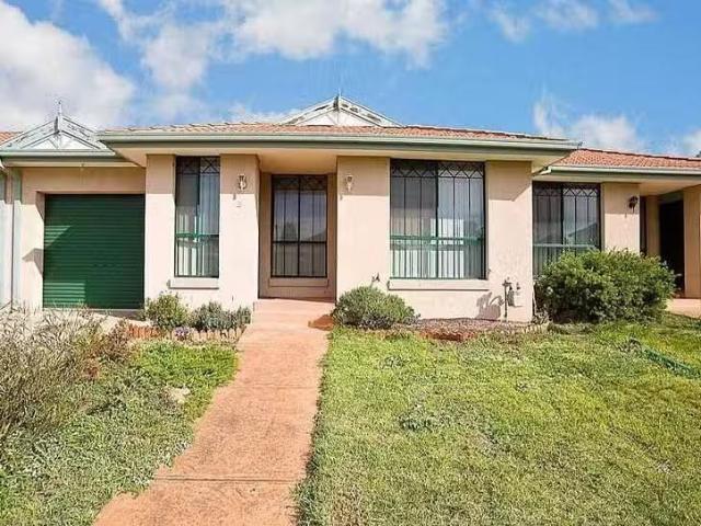 Unique 3/68 92 Mckimmies Road, Lalor, VIC 3075