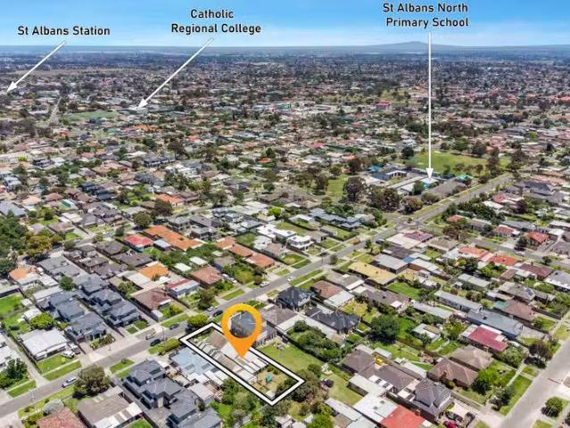 Nice 36 George Street, St Albans VIC 3021