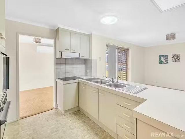 Nice 36 Port Street, Jamboree Heights, QLD 4074