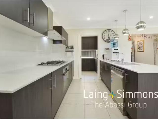 Just in! 36 Rafter Parade, Ropes Crossing House for rent List.