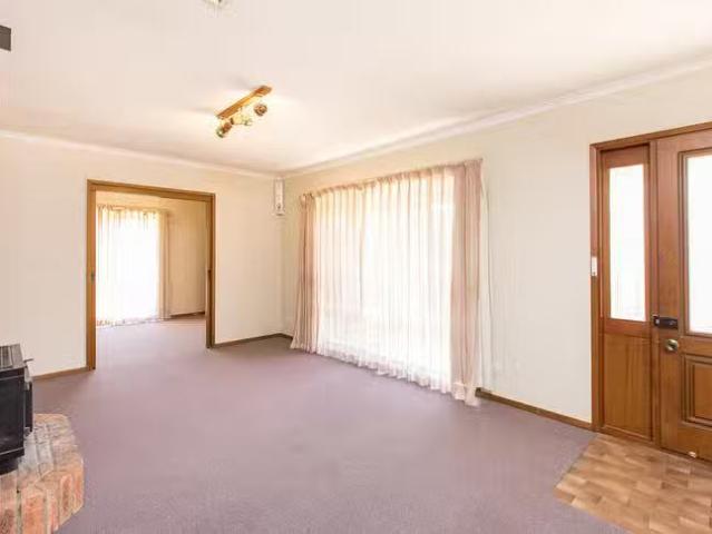Charming 36 William Street, Gol Gol, NSW 2738