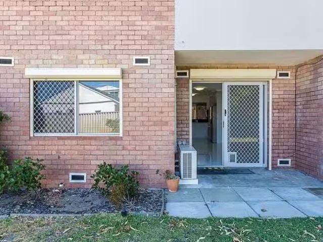 Cheap 3/76 Kent Street, Rockingham, WA 6168