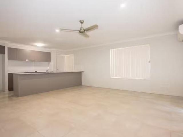 Charming 37 Goal Crescent, GRIFFIN, QLD 4503 House for Rent