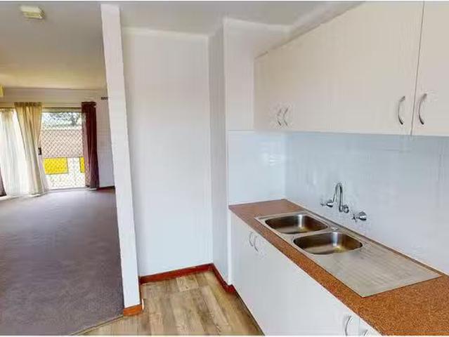 Just in! 3/83 Phoenix Road, Spearwood, WA 6163