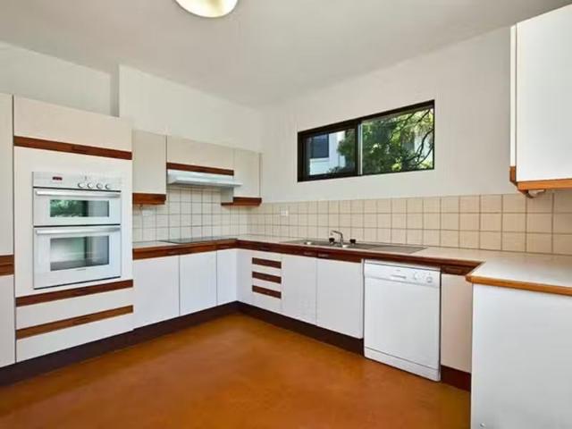Rental! 3/82 Milray Avenue, WOLLSTONECRAFT Townhouse for rent.