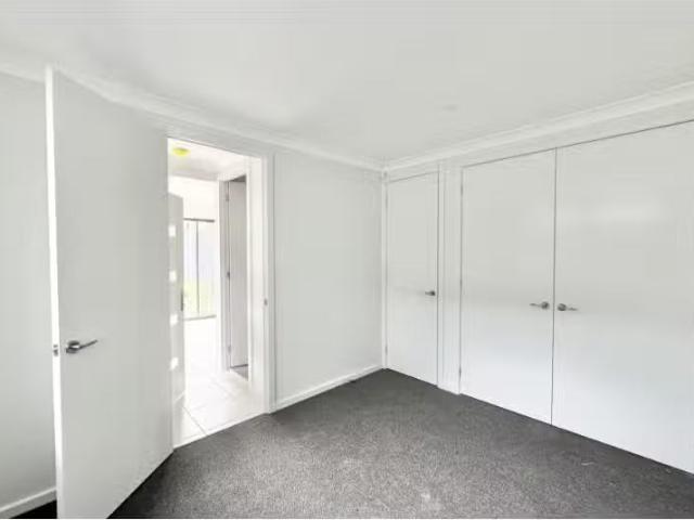 Cheap 382A Tenth Avenue, Austral Townhouse for rent Listed by.