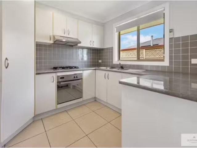 Rental! 38 Gilbert Drive, Westdale House for rent Listed by M.