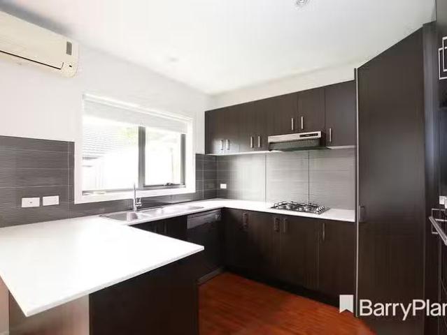 Just in! 3/8 Karingal Street, Croydon North, VIC 3136
