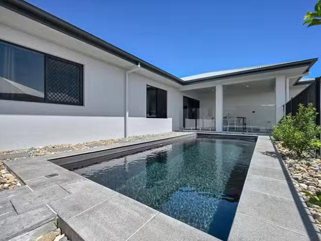Deal! 38 Salonika Circuit, Bushland Beach, QLD 4818
