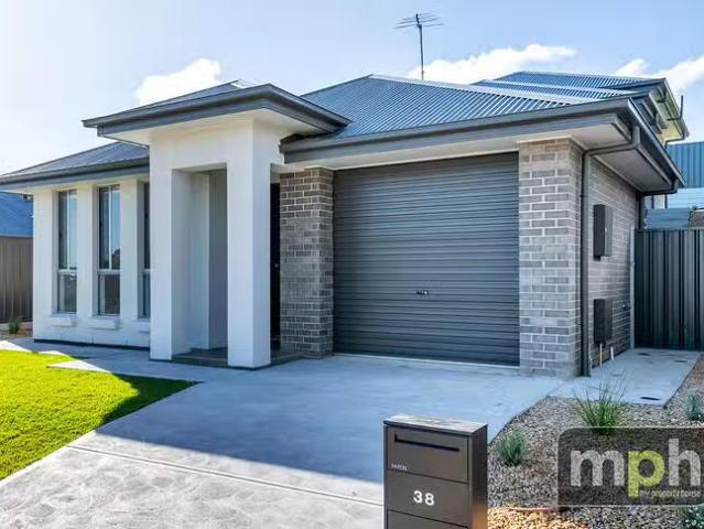 Deal! 38 & 40 Highview Drive, Hillbank, SA 5112