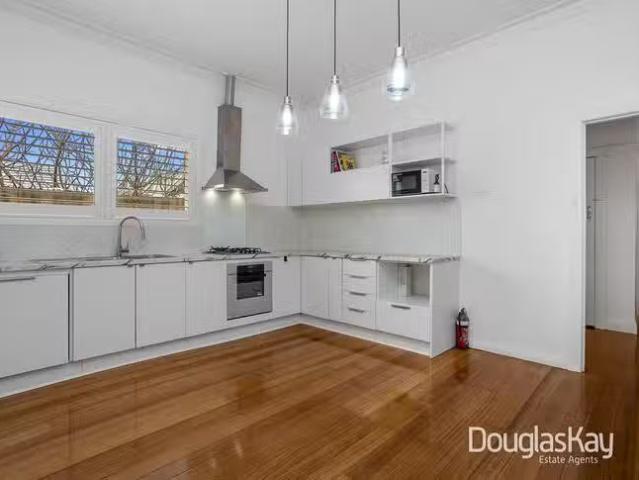 Charming 39 Chapman Street, Sunshine, VIC 3020