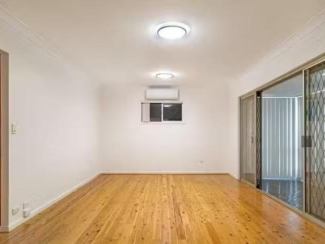 For Rent! 39 Phyllis Street, Harristown, QLD 4350