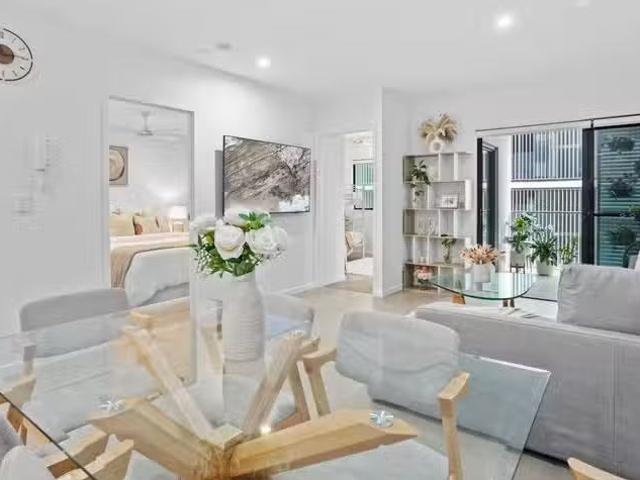 Nice 303/11 Andrews Street, Southport, QLD 4215 Unit Leased