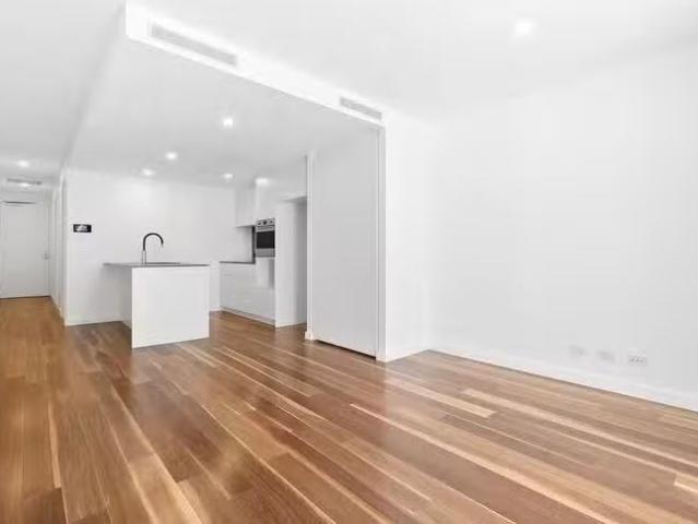 Rental! 306/4 Anzac Park, Campbell, ACT 2612