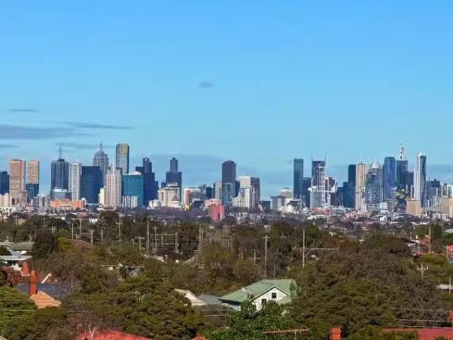 Cheap 307/3 15 High Street, Preston VIC 3072
