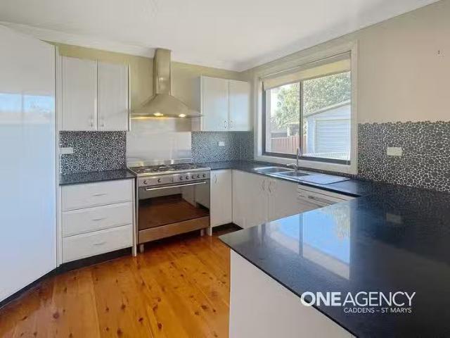 Deal! 30 Oakland Parade, Werrington Downs, NSW 2747