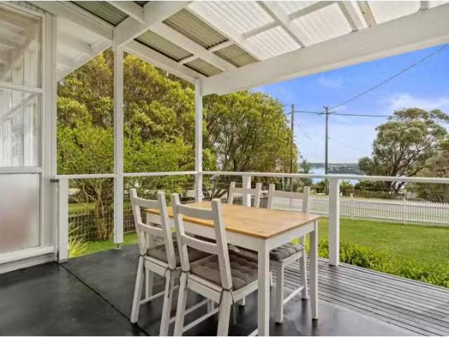 Rental! 30 Baker Street, Bundeena House for rent Listed by Be.