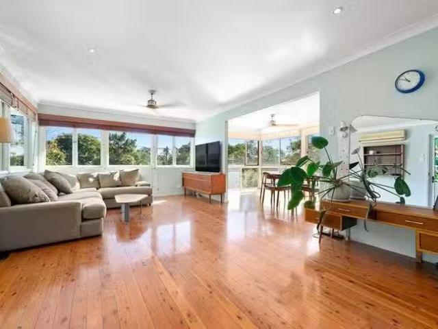 Deal! 30 Trent Street, Mount Gravatt, QLD 4122