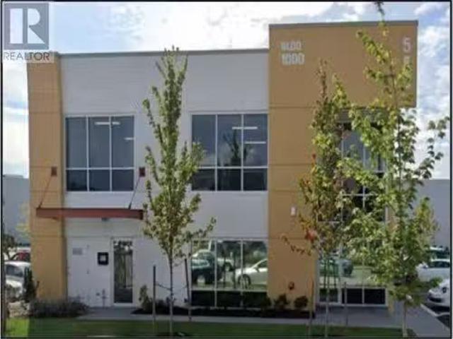 Just in! 3120 580 Seaborne Avenue, Port Coquitlam, BC, V3B 0M3.