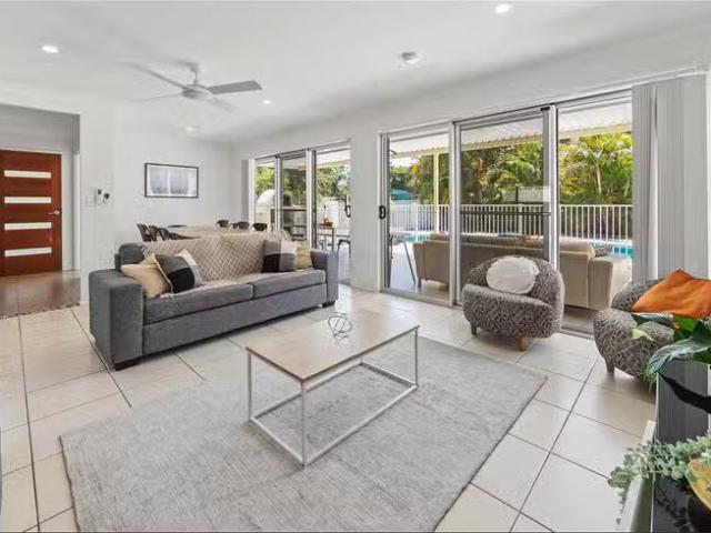 Deal! 312 Bayview Street, Hollywell, QLD 4216