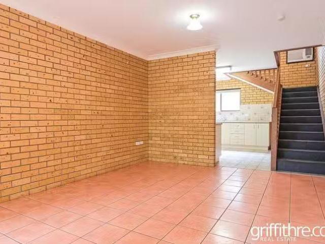 Deal! 3/16 Ulong Street, Griffith, NSW 2680