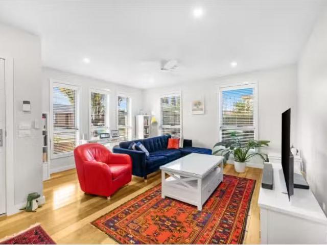 Just in! 31 Adventure Street, Harrison House for rent Listed.