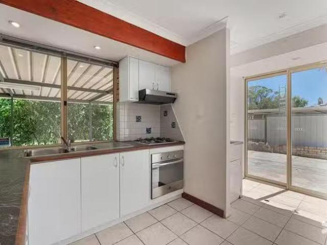 Cozy 31 Chidzey Drive, Seville Grove, WA 6112