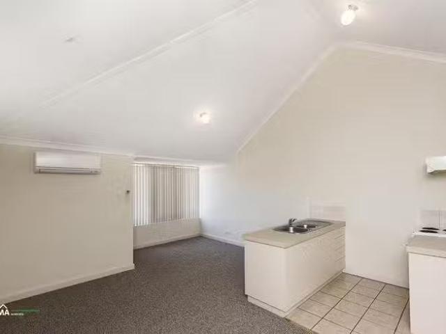 Nice 31A Upney Mews, Joondalup, WA 6027