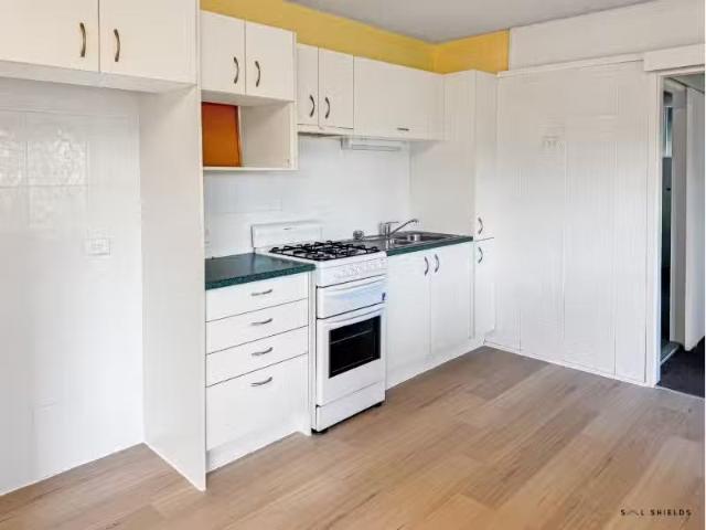 Rental! 31b Drumcliff Avenue, Killarney Heights Apartment for.