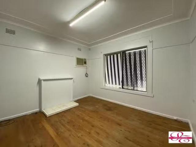 Cozy 322 Boston Street, Moree, NSW 2400
