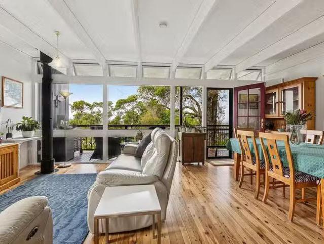 Nice 32 Allenby Park Parade, Allambie Heights, NSW 2100