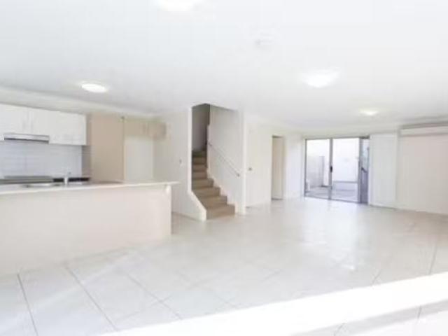 New 3/2 Diamantina Street, Calamvale, QLD 4116