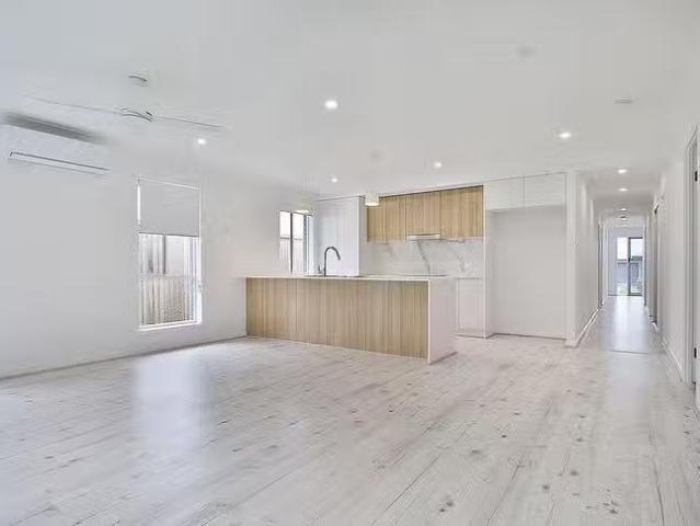 Rental! 32 Pierro Place, Logan Reserve, QLD 4133