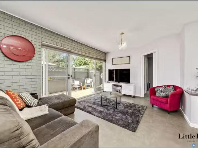 Unique 32a Fiveash Street, Chisholm Apartment for rent Listed.