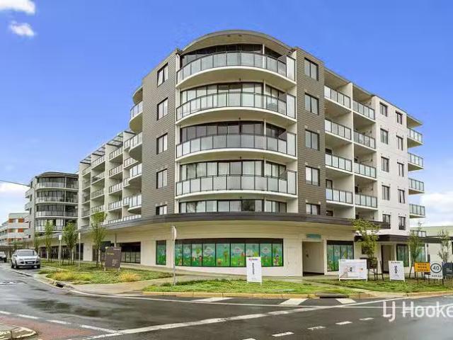Just in! 33/2 Hinder Street, Gungahlin, ACT 2912