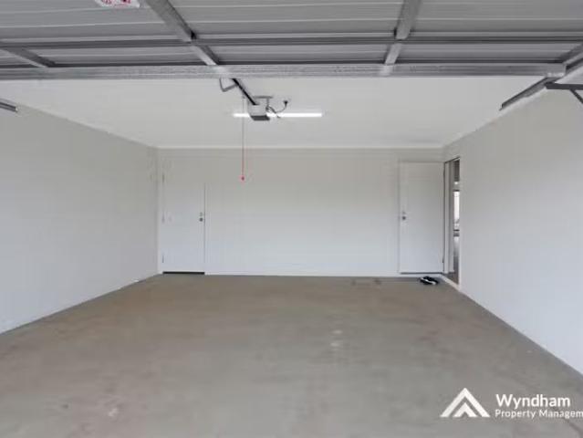 Just in! 33 Pankina Road, Mambourin VIC 3024