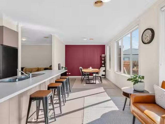 Cheap 3/3 Tanner Street, Breakwater, VIC 3219