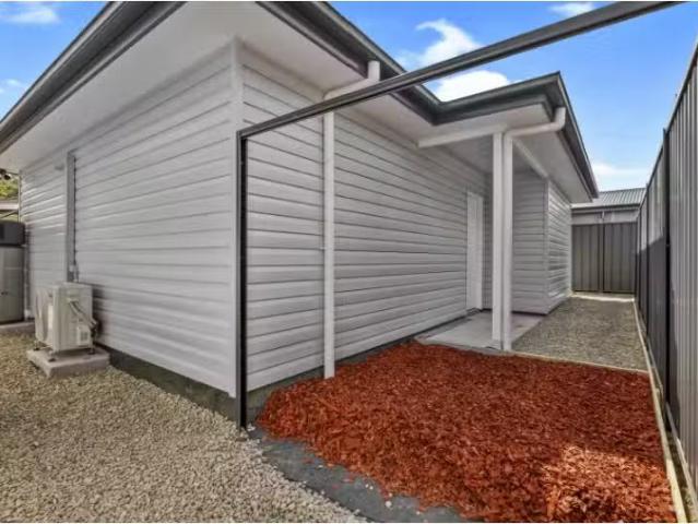 Cozy 33a Reliance Crescent, WILLMOT House for rent Listed by.
