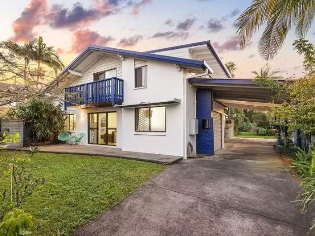 For Rent! 3 Carrothool Place, MOOLOOLABA, QLD 4557 House for.