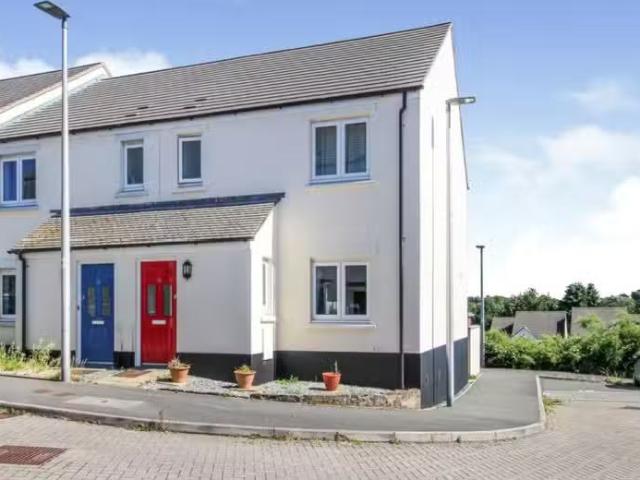 Deal! 3 BA 3 bedroom end of terrace house for rent in Parsons.