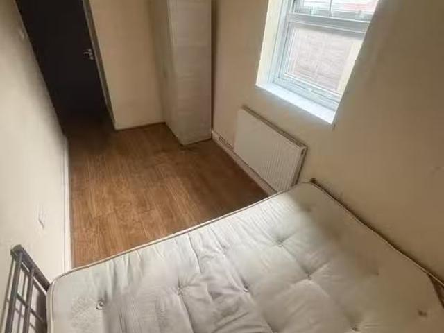 Cozy 3 BA 1 bedroom house share for rent in Rookery Road, Birm.