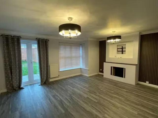 Charming 3 BA 5 bedroom detached house for rent in Bishops Mea.