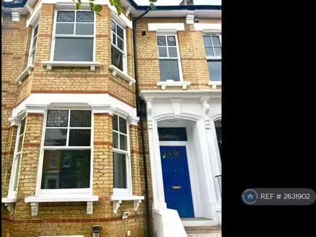 Nice 3 BA 5 bedroom terraced house for rent in Thistlewaite Ro.