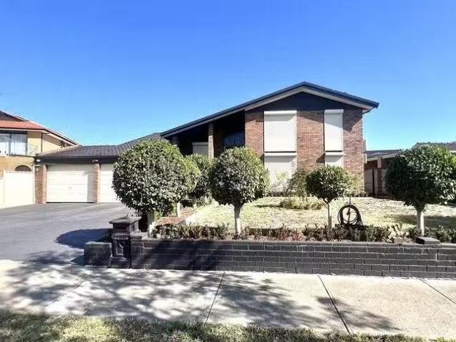 Just in! 3 Bean Court, Keilor Downs, VIC 3038