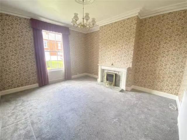 Just in! 3 bedroom terraced house for rent in 10 Strawberry Te.