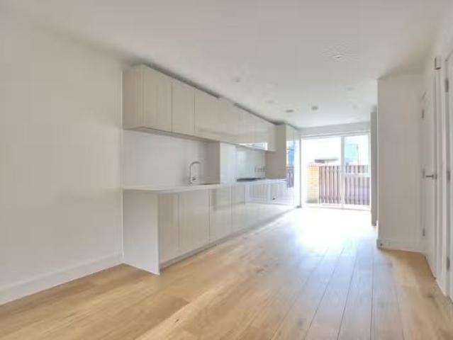 For Rent! 3 bedroom terraced house for rent in Clay Farm Drive.