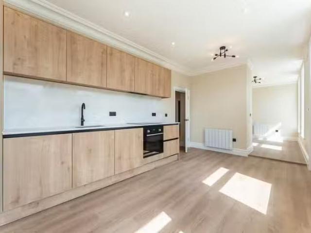 Cozy 3 bedroom flat for rent in Albion Place, Ramsgate, CT11