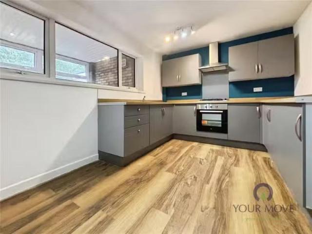 Just in! 3 bedroom house for rent in Spenser Walk, Catshill, B.
