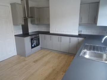Just in! 3 bedroom semi detached house for rent in Duck Lane.